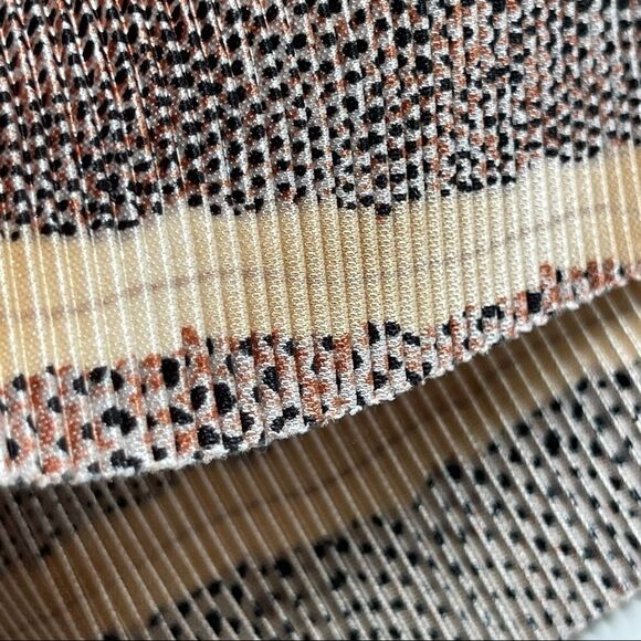 Tess Sleeveless‎ Fall Colors Shell  -  Large - Picture 7 of 7